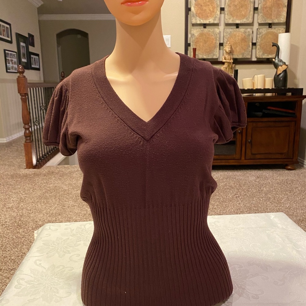 Hannah Jones short sleeve knit top like new